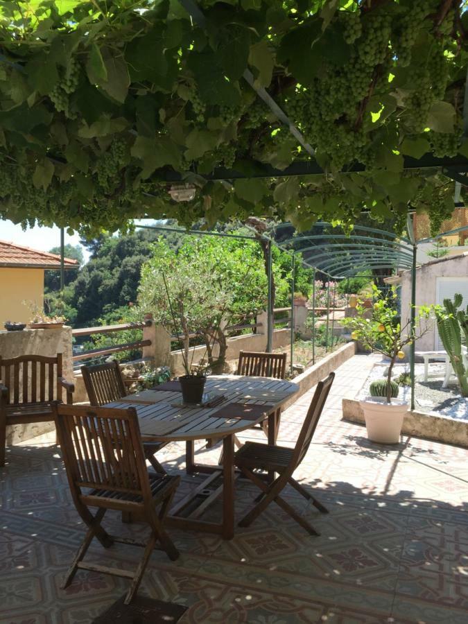 Сasa de vacaciones La Maison Des Menton
